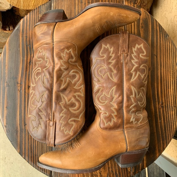 j chisholm boots company